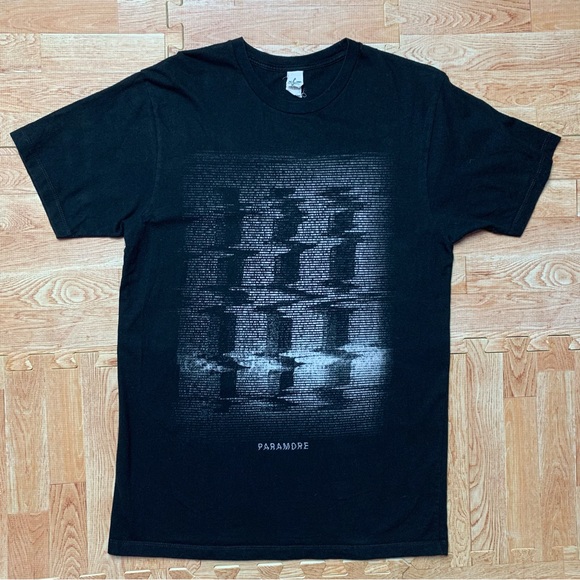 Paramore T-Shirt Size Medium Star-Tee Apparel Band Static Graphic Monuments Rare - Picture 4 of 8